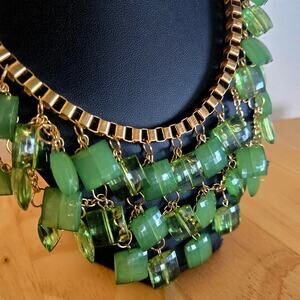 Emerald Green and Gold loop chain statement necklace